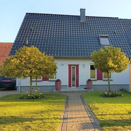 Wiesenstr 4 Haus Blaumoewe 度假居 *